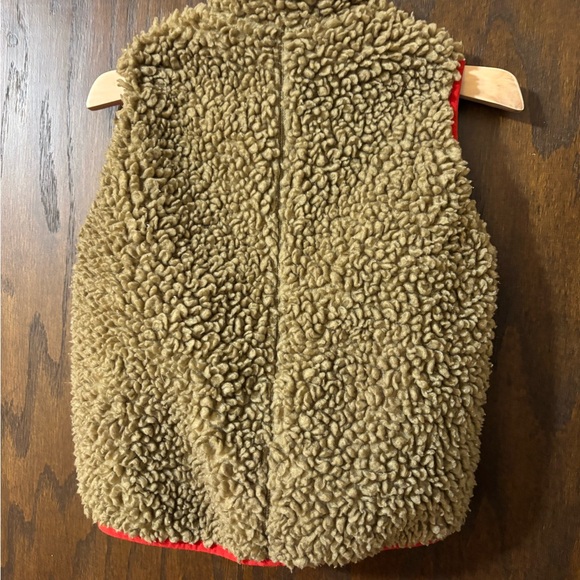 Patagonia Red and Tan Teddy Fleece Vest - Picture 3 of 3